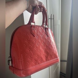 Louis Vuitton Monogram
Vernis Alma PM Bag